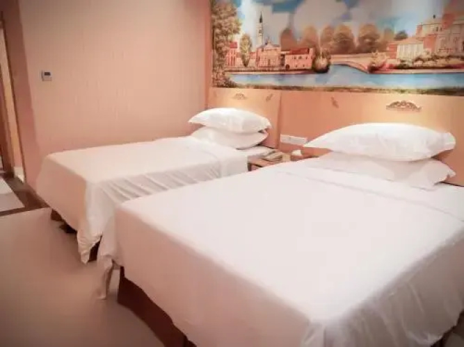 Vienna Hotel Yueliang Bay