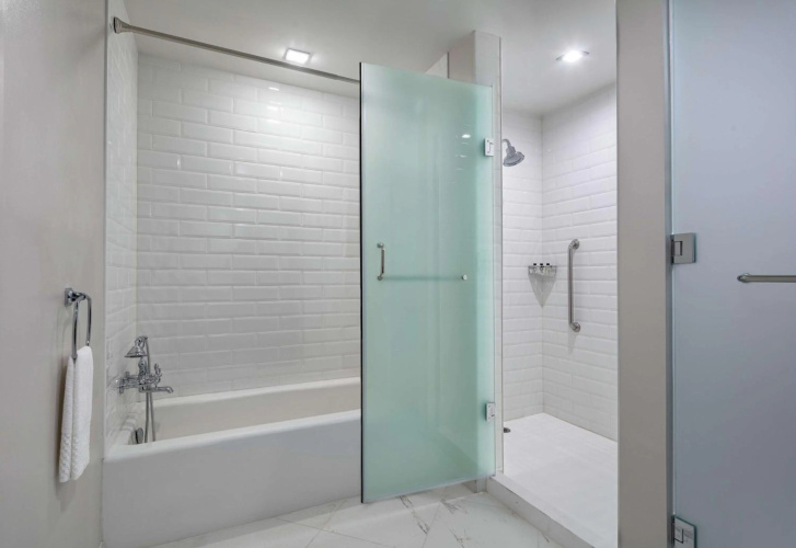The Higgins Hotel New Orleans, Curio Collection by Hilton photo 20