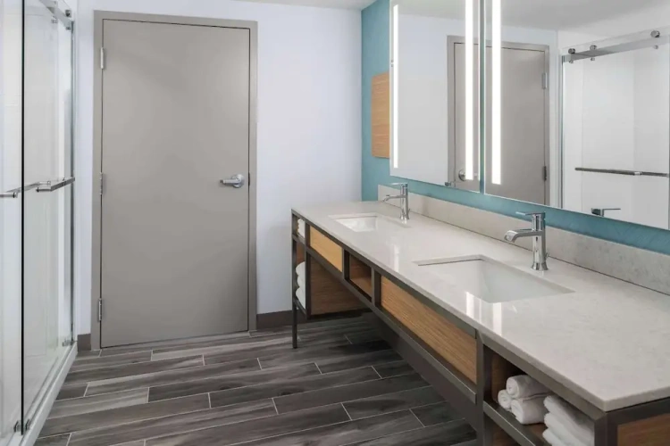1 Bedroom Suite