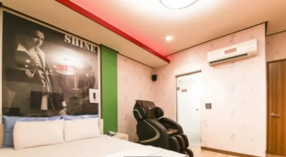 Shine Motel