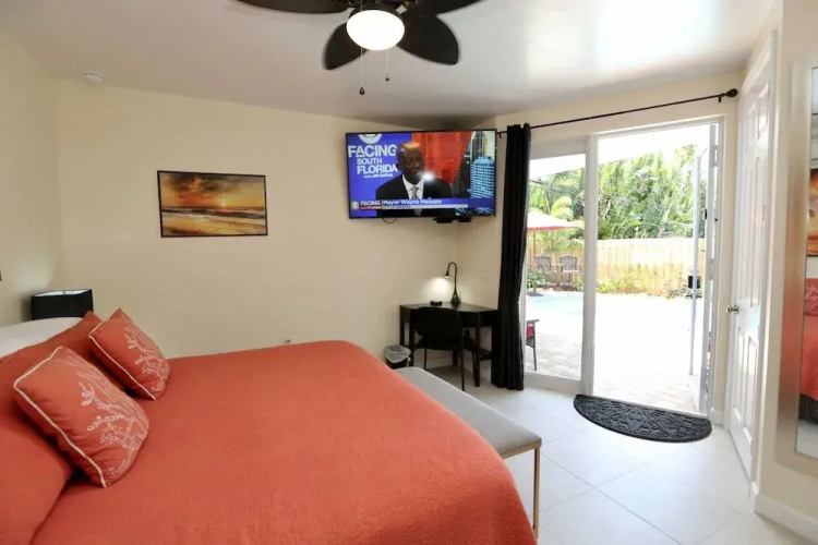 Fantasy Island Inn – Caters to Men