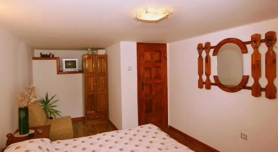 Nenchova Guest House