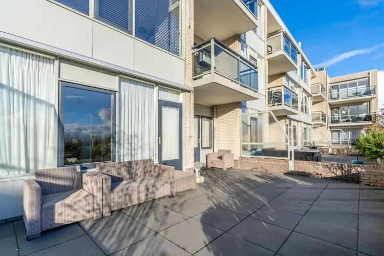 2 Person Island View Apartment