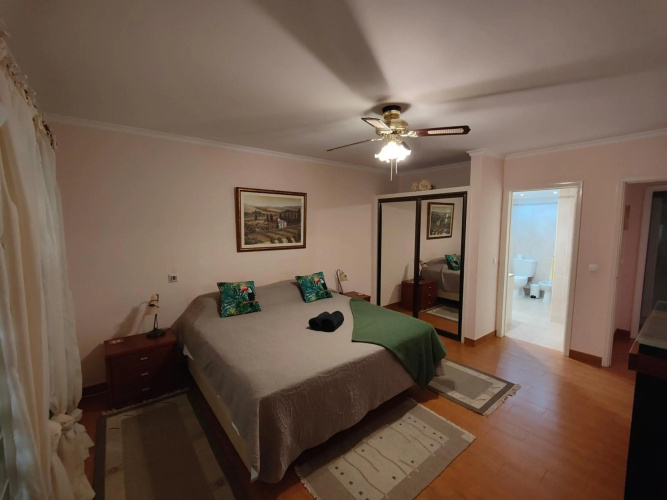 By the Beach & Pool Apartment