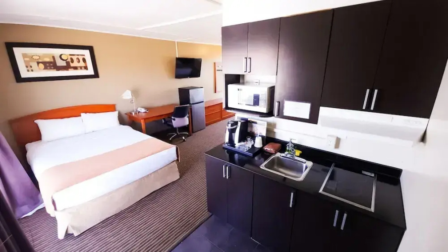 Northern Lights Inn & Suites
