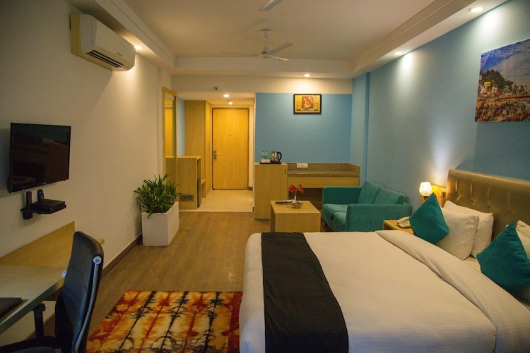 Four Leaf Service Suites