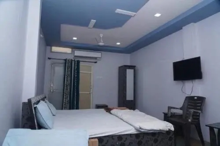 OYO 82356 Hotel Shreenathji