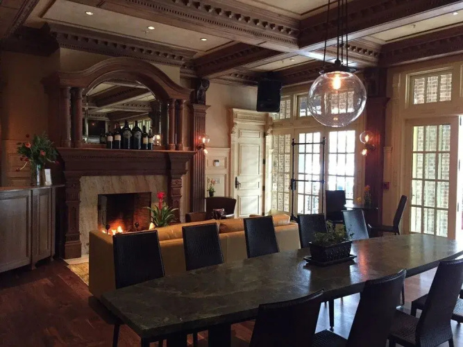 Ledson Hotel