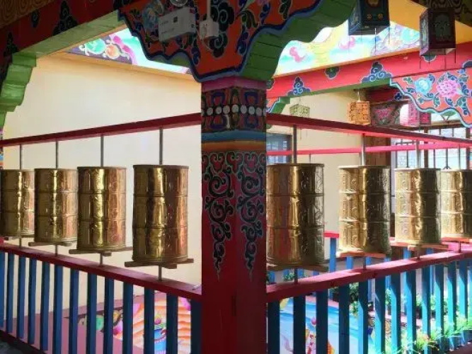 Yading Totem Boutique Inn