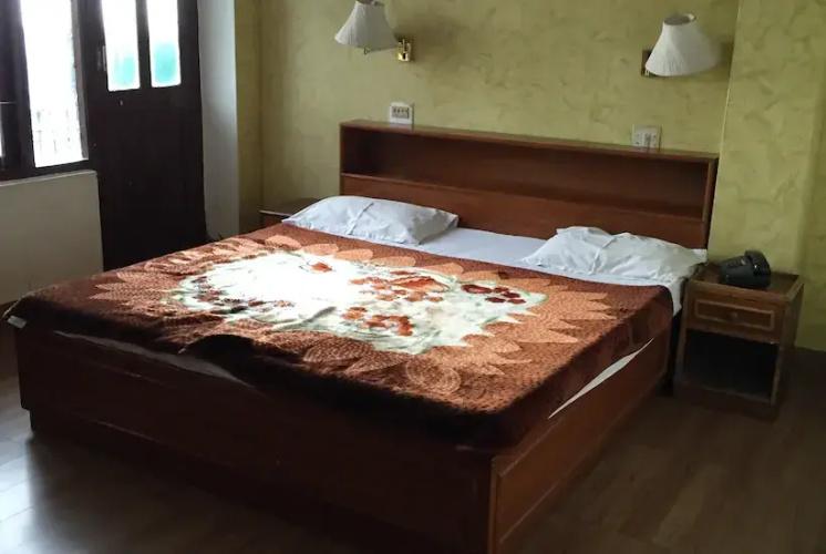Hotel Woodland