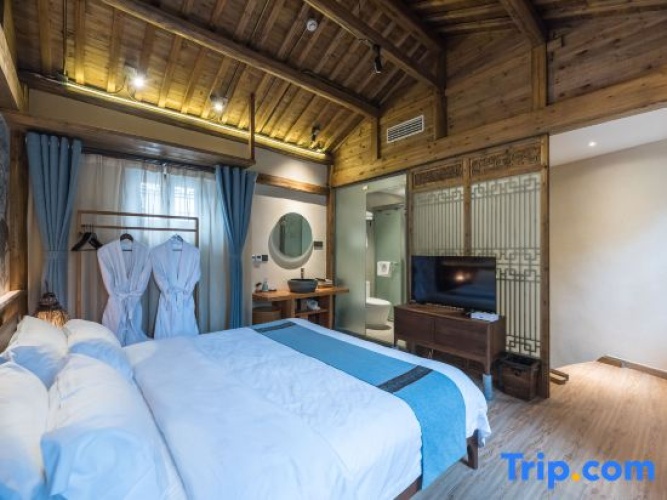Standard Double room with courtyard view