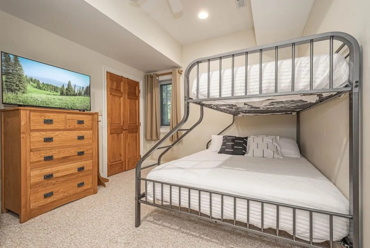 Sunset Pointe by Taylor Made Deep Creek