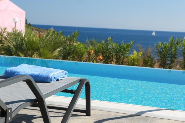 3 Bedrooms Villa