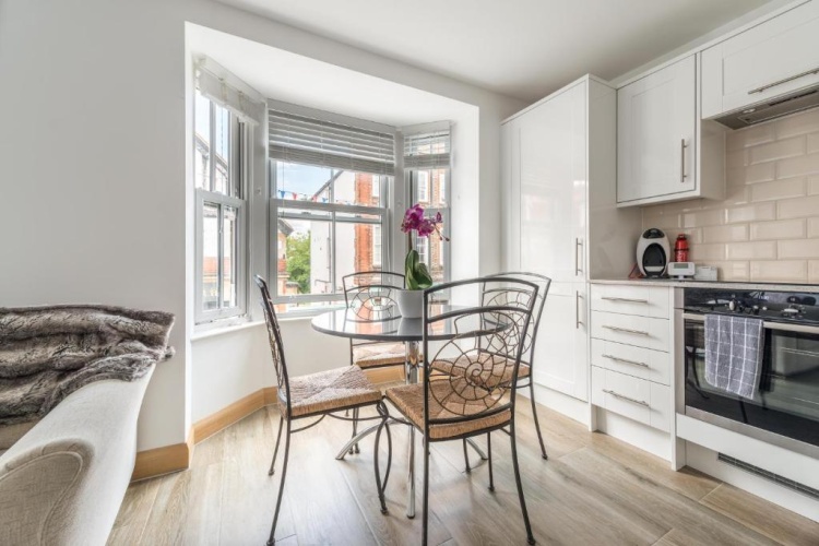 2 Bedrooms Apartment