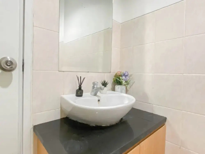 Contemporary Studio Loft Apartment At Park View Condominium