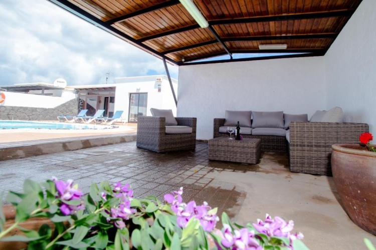 3 Bedrooms Villa