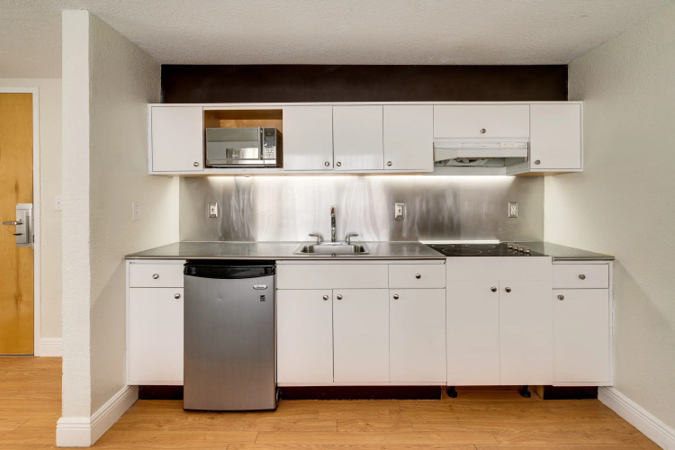 Crest Hotel Suites