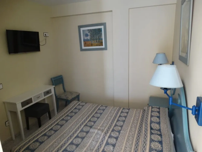 Economy room