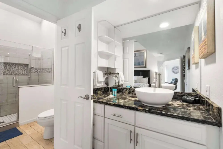 Vacay Getaway - Condo for 8