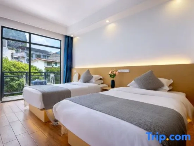 2 Bedrooms Family Suite with balcony and with view