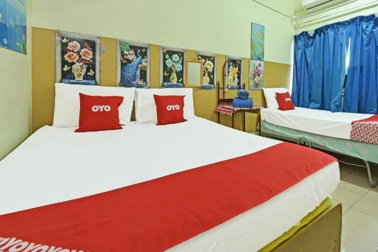 Standard Triple room