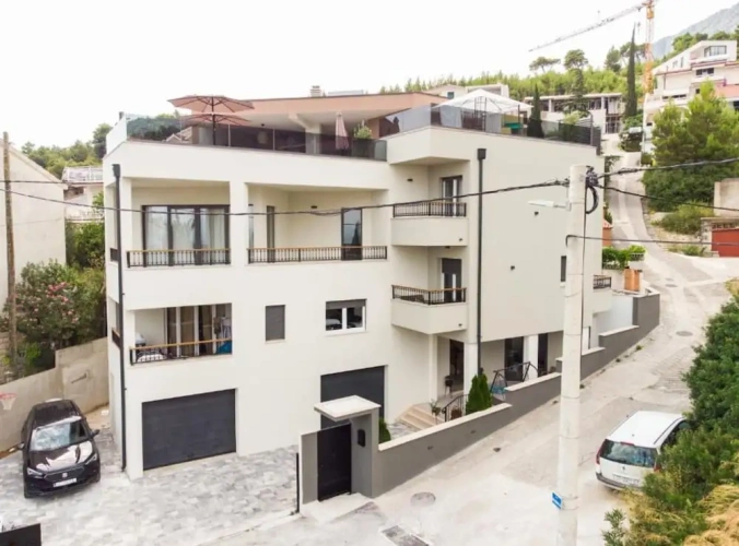 3 Bedrooms Penthouse Apartment