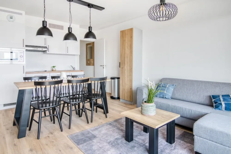 2 Bedrooms Quadruple Apartment