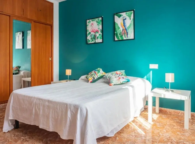 5 Bedrooms Cottage