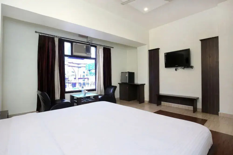 OYO 9243 Trumpets Hotel
