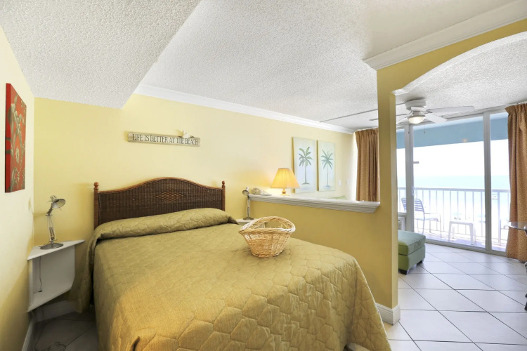 Barefoot Beach Club