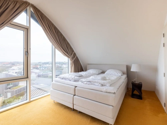 3 Bedrooms Classic Apartment