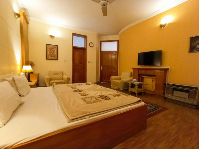 Delano Guest House