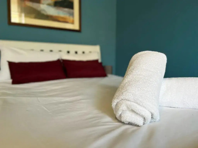 Glasgow West End Studio Apartment