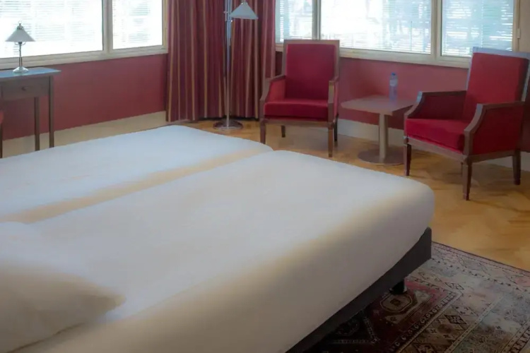 Hotel Konbanwa