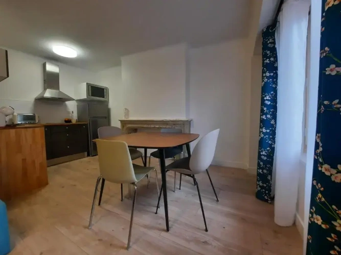 2 Bedrooms Apartment