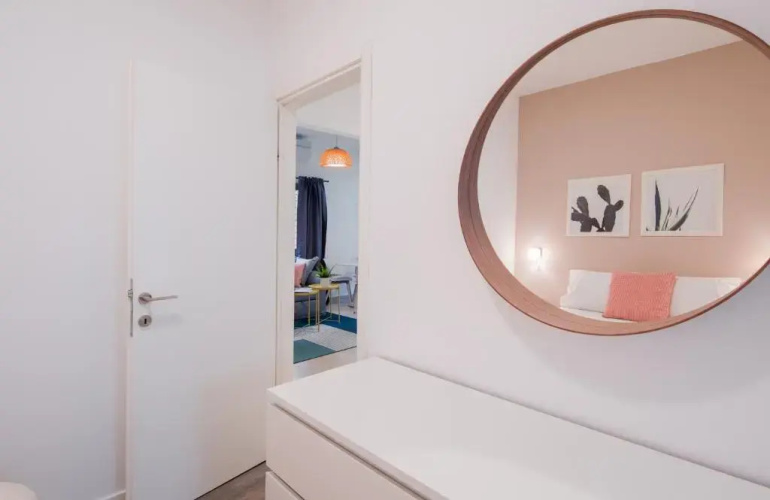 Modern 2 Bdr Spacious Apartment