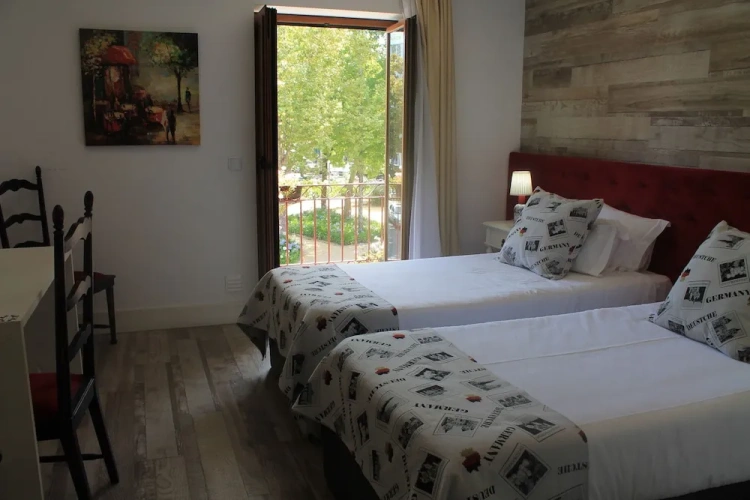 Standard Twin room with balcony