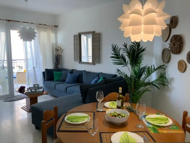 2 Bedrooms Apartment