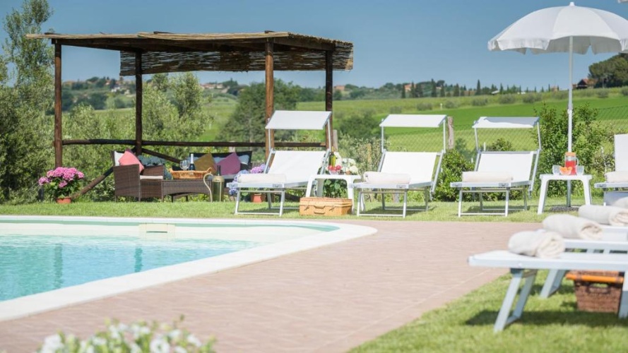 5 Bedrooms Villa