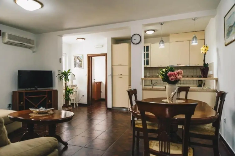 1 Bedroom Apartment with balcony