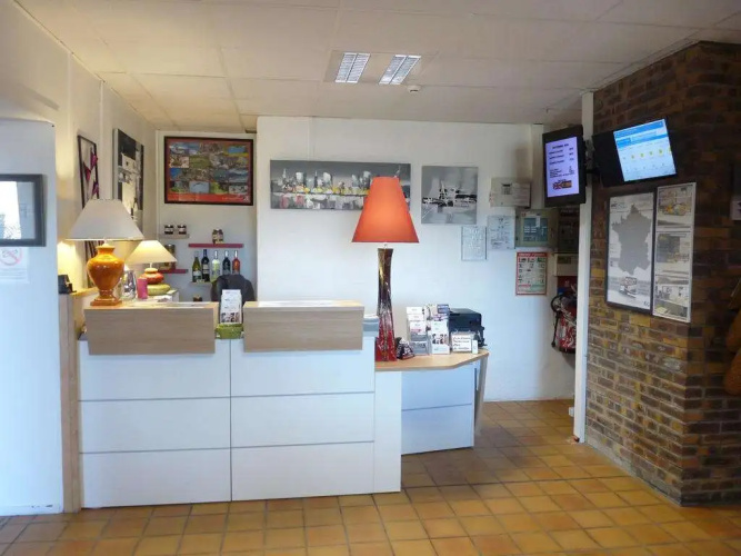Brit Hotel Bosquet