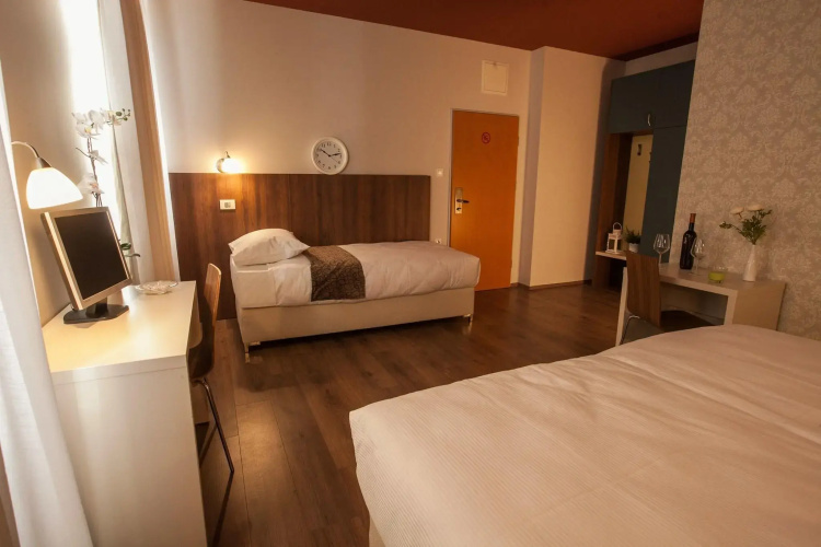 Hotel Center