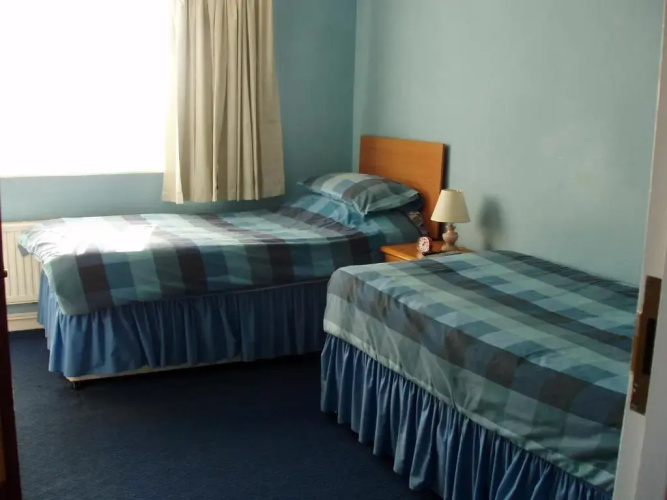 Windsor Local Hotel