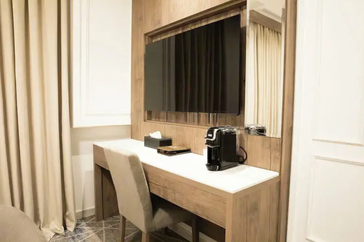 Nars Plus Al Naeem Hotel