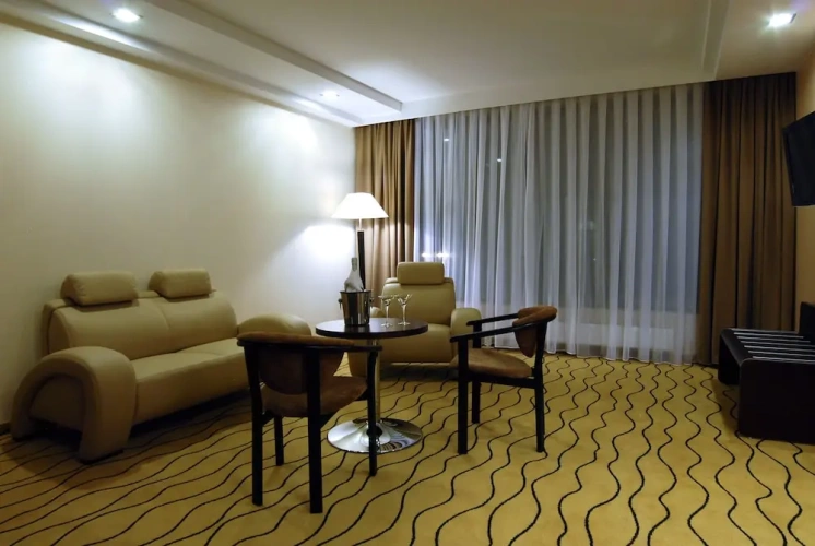 Luxury Suite