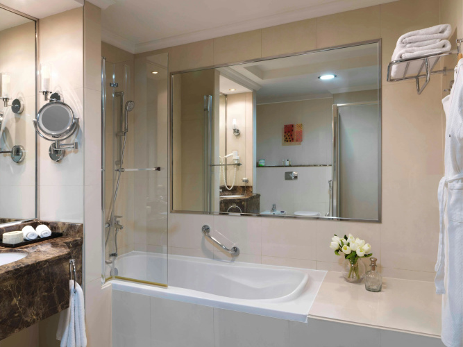 Park Regis Kris Kin Hotel photo 12