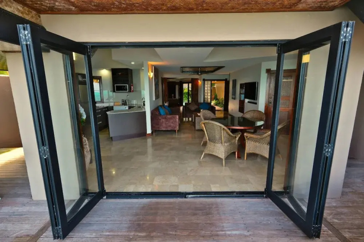 Reflections On Rarotonga