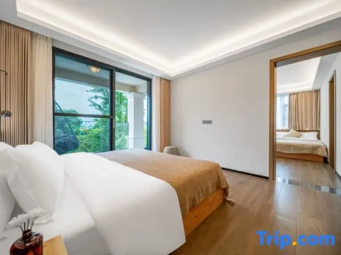 2 Bedrooms Family Suite with balcony