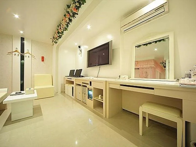 Ezen Hotel