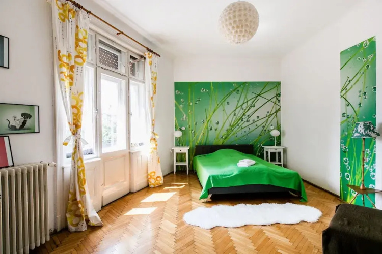 Revay 2 Apartment